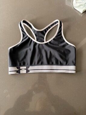 Under Armour Sports Bra size M